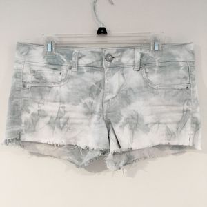 American Eagle Light Wash Tie Dye Shorts Size 10